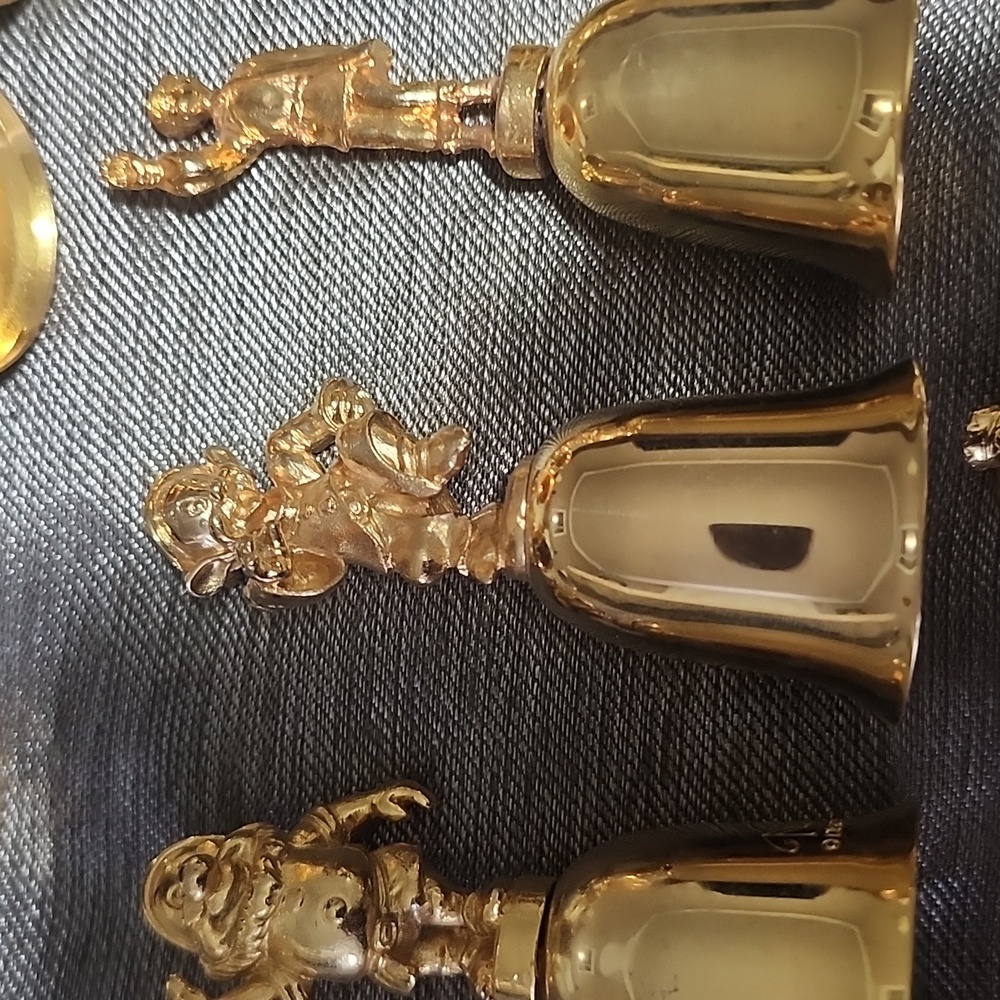 Disneys Set of 12 Gold Plated  Snow White And Seven Dwarfs Bells - Picture 7 of 12